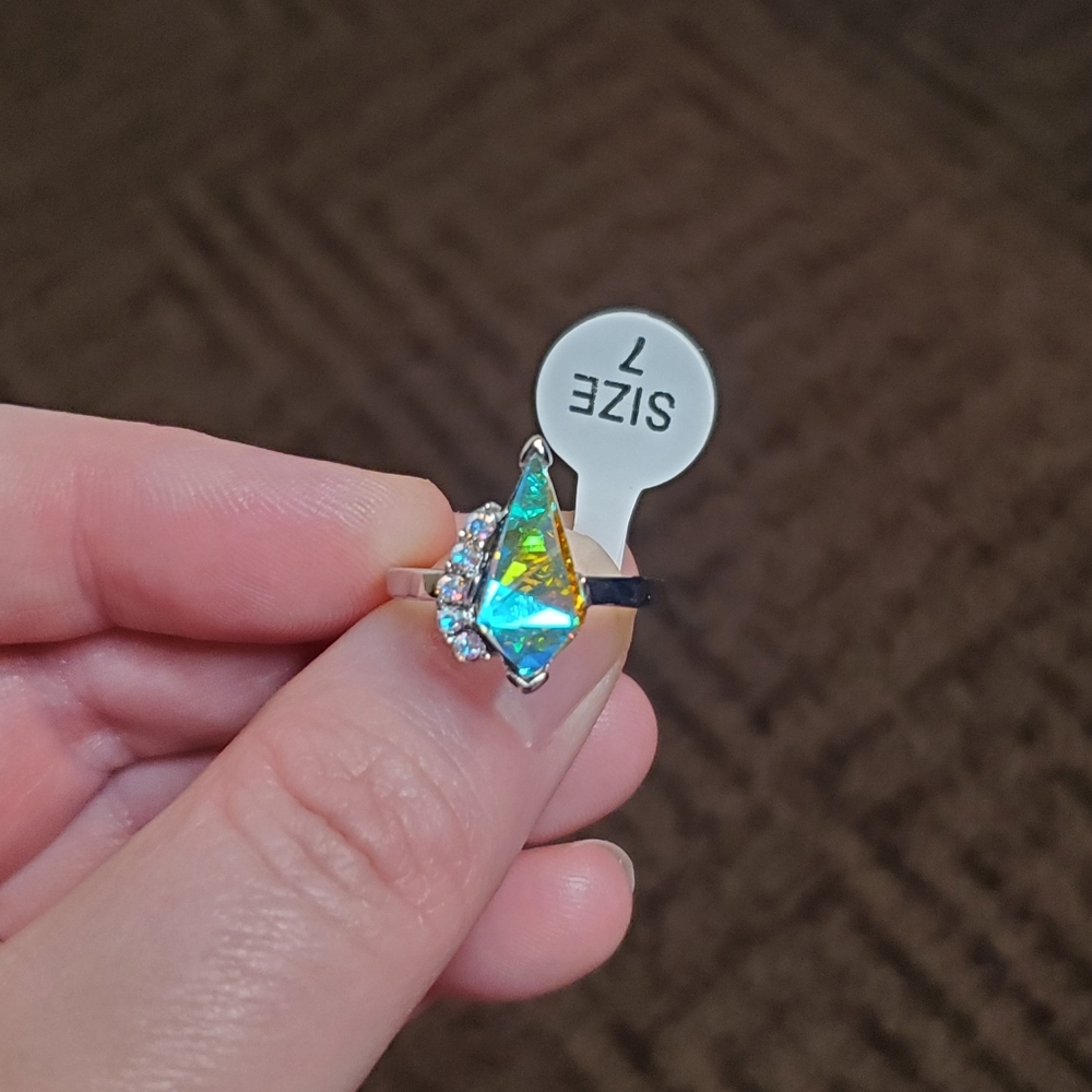 Fragrant Jewels Unicorn Tears Ring